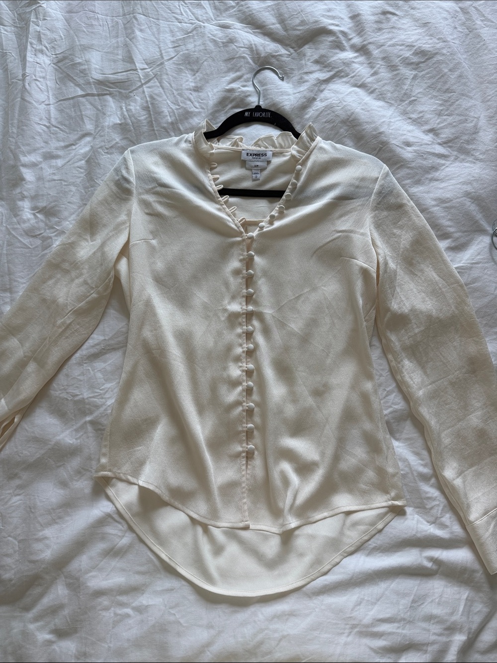 Express Cream Long-Sleeve Slim Button-Front Blouse